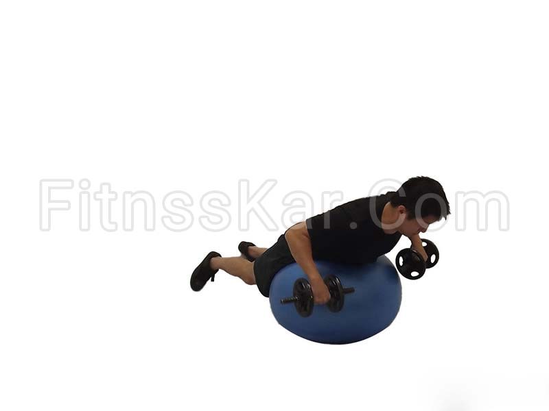زیر بغل پارویی دمبل دست عقب روی توپ ورزشی - تصویر 2