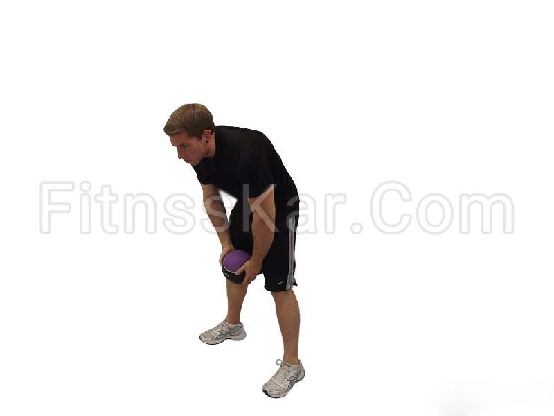 تمرین گرفتن توپ و پرتاب از پشت سر